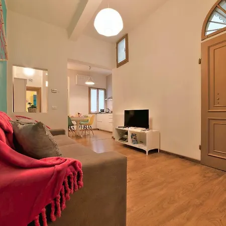 Apartment Borgo In Color - Sweet Dreams In *